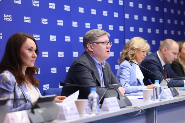 Партпроект «Моя карьера с Единой Россией» Партпроект «Моя карьера с Единой Россией».